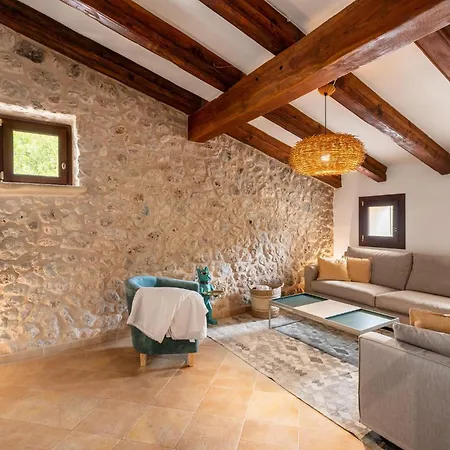 L'hort De Son Grua Tatil Evi *